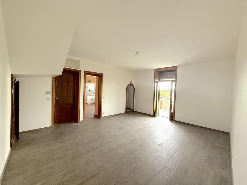 Appartement - 144 m² - 5 pièces