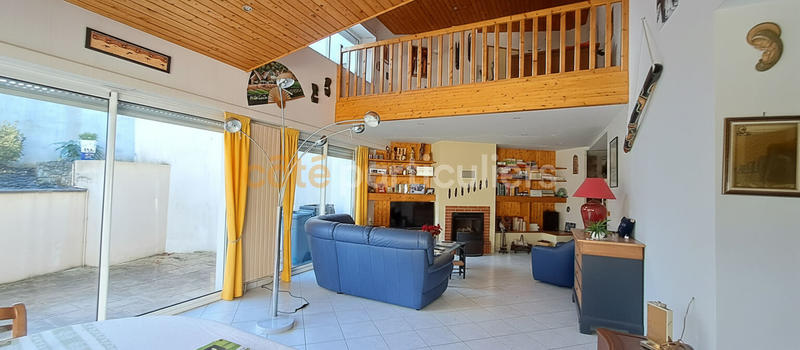 Maison - 200 m² - 7 pièces
