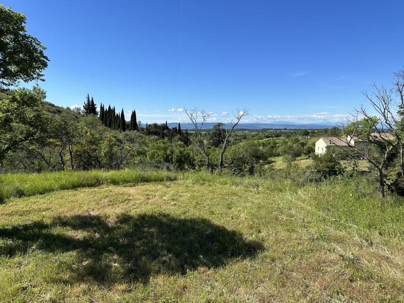 Terrain constructible - 3 070 m²