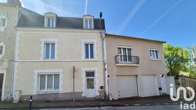 Maison - 250 m² - 8 pièces