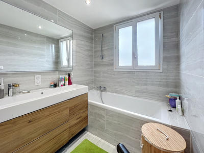 Appartement - 92 m² - 4 pièces