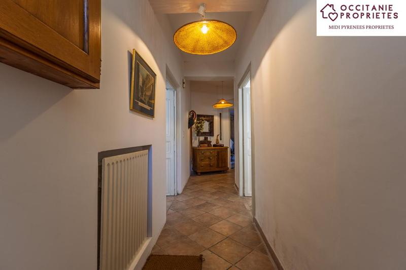 Maison de village - 256 m² - 10 pièces