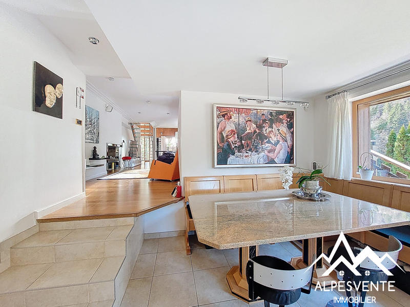 Châlet - 227 m² - 8 pièces