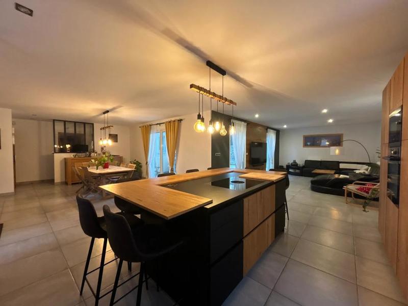 Maison - 190 m² - 2 pièces