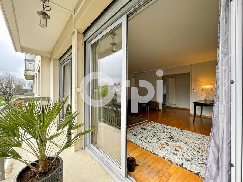 Appartement - 99 m² - 4 pièces