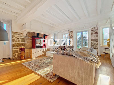 Maison - 224 m² - 8 pièces