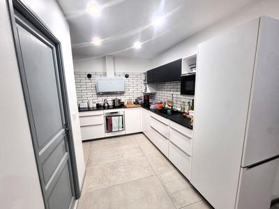 Maison de village - 164 m² - 10 pièces