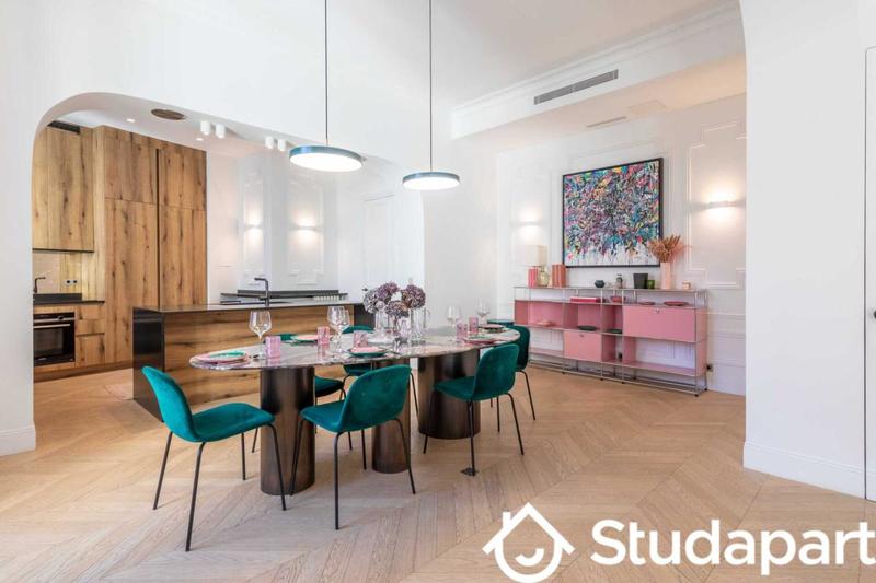 Appartement - 160 m² - 5 pièces