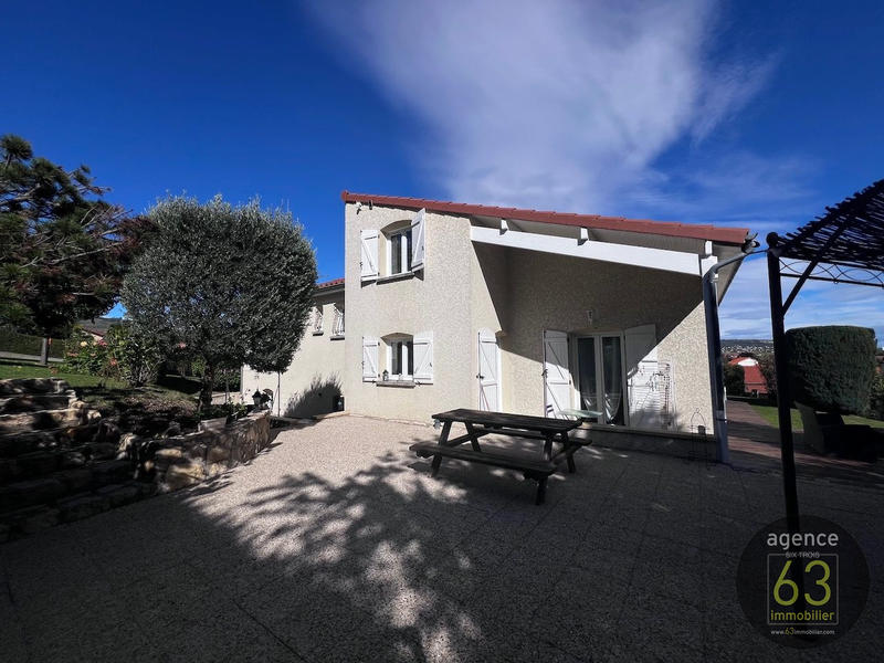 Maison - 159 m² - 6 pièces