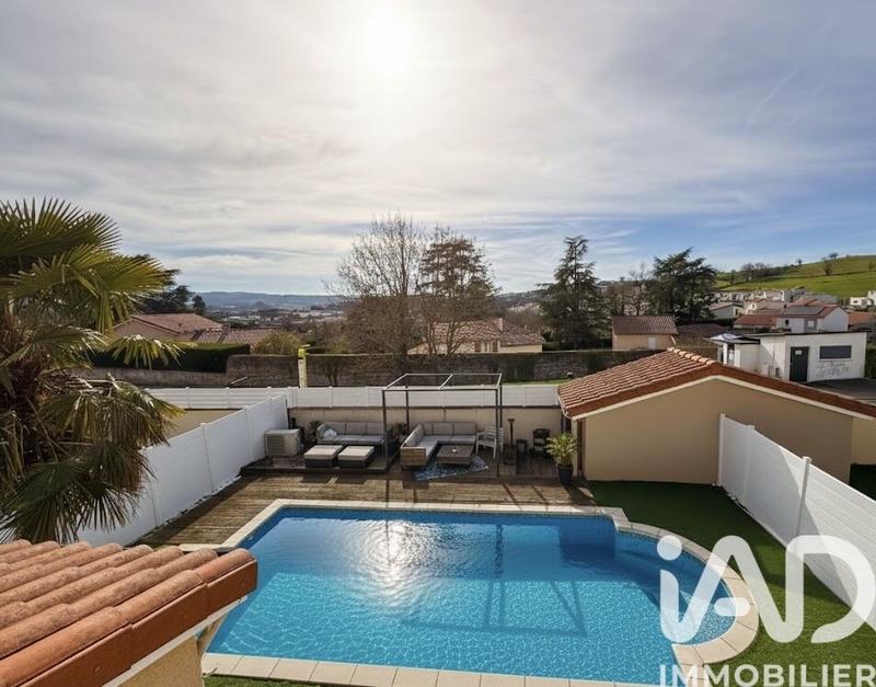 Maison - 96 m² - 5 pièces