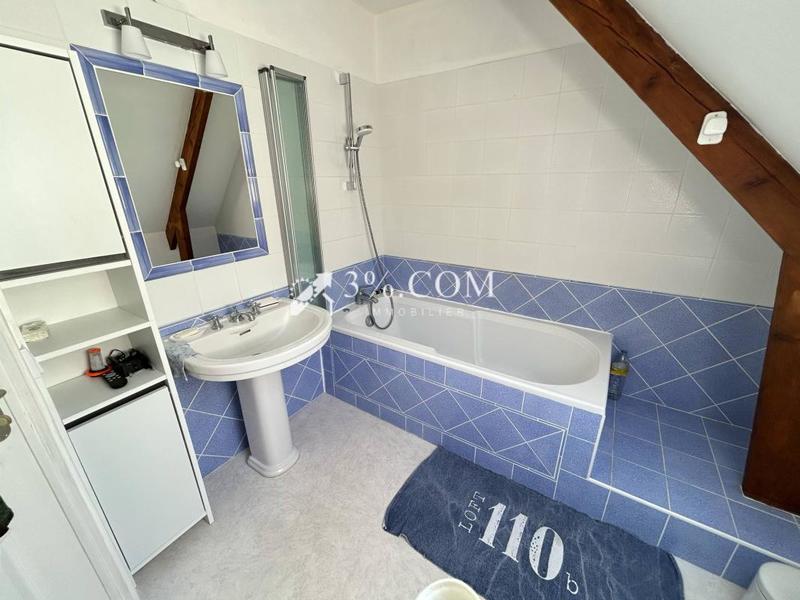 Maison - 205 m² - 8 pièces