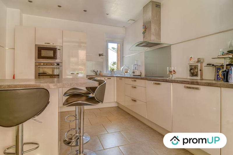 Maison - 92 m² - 5 pièces