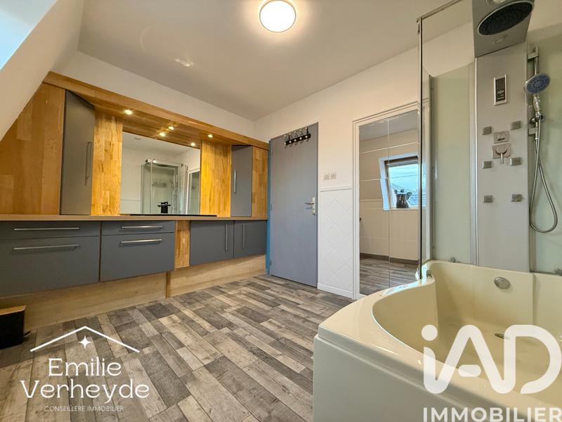 Maison - 205 m² - 4 pièces