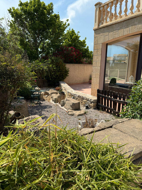 Maison - 230 m² - 8 pièces