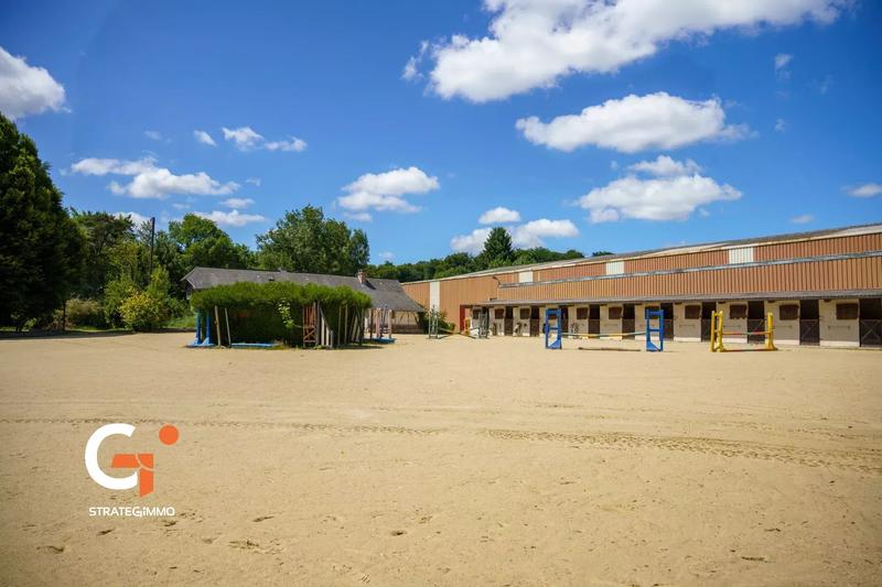 Maison de domaine équestre - 20 pièces