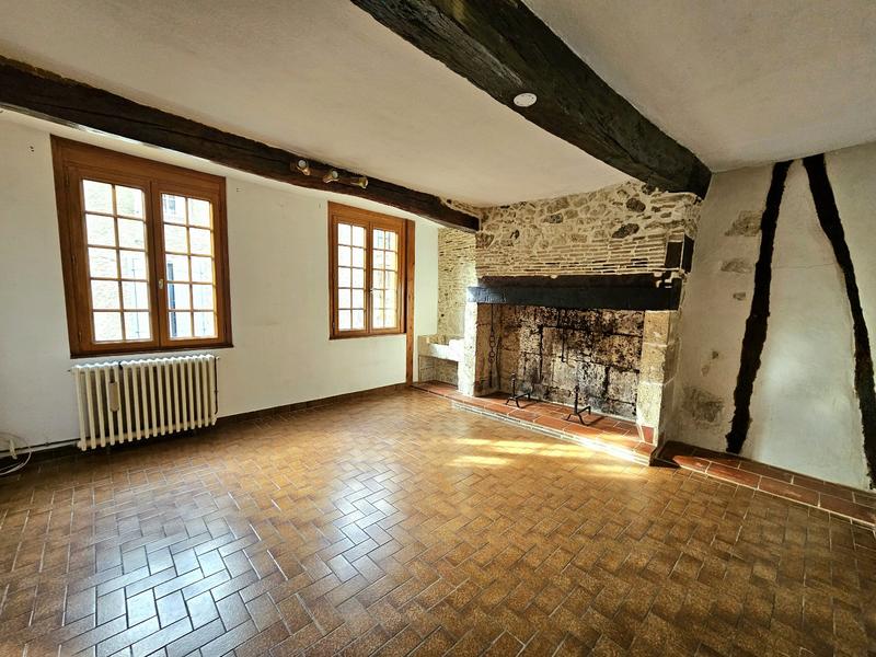 Maison - 216 m² - 9 pièces
