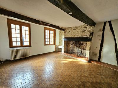 Maison - 216 m² - 9 pièces