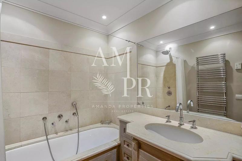 Villa - 185 m² - 7 pièces