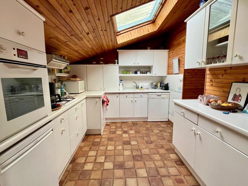 Maison - 187 m² - 8 pièces