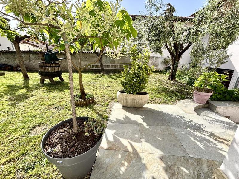 Appartement - 162 m² - 6 pièces