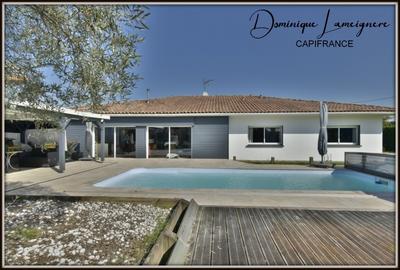 Villa - 235 m² - 7 pièces