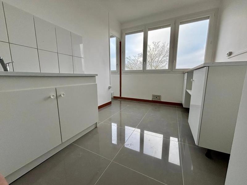 Appartement - 90 m² - 5 pièces