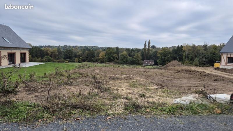 Terrain constructible - 1 100 m²