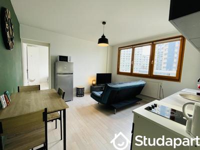 Chambre - 13 m² - 1 pièce