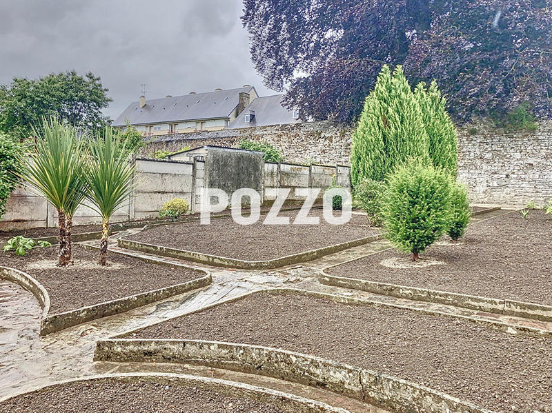 Maison - 181 m² - 7 pièces