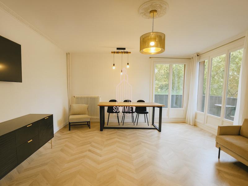 Appartement - 99 m² - 4 pièces