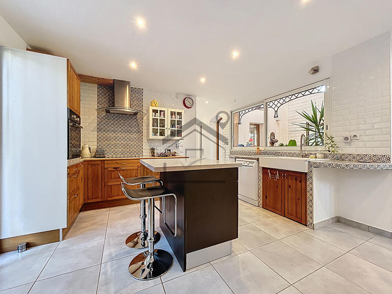 Villa - 161 m² - 7 pièces