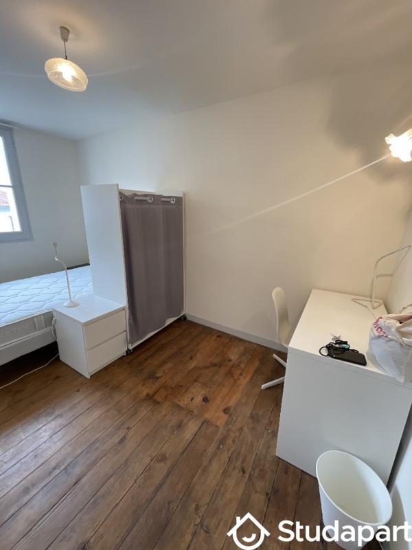 Chambre - 11 m² - 1 pièce