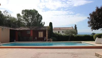 Villa - 215 m² - 8 pièces