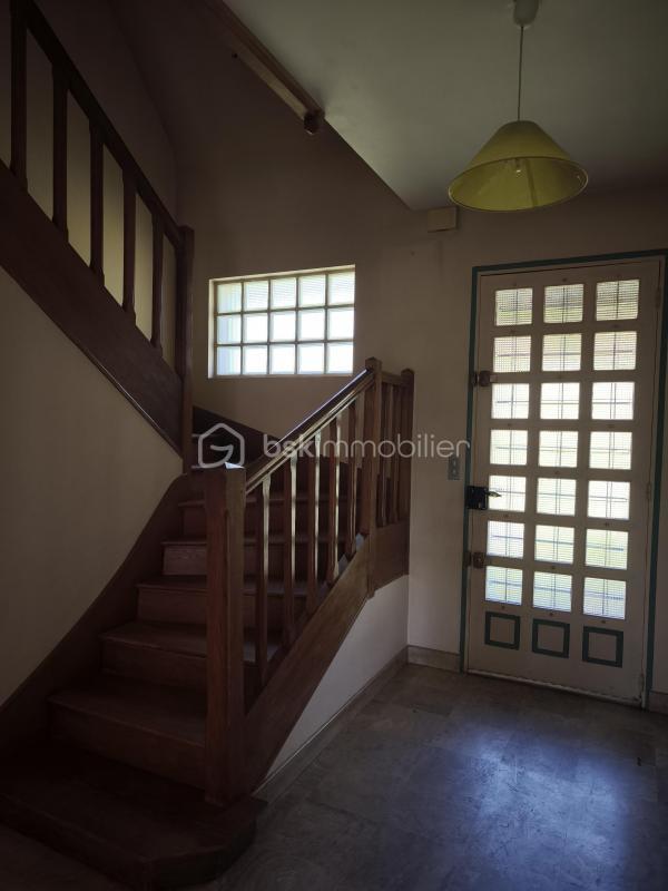 Maison traditionnelle - 184 m² - 5 pièces