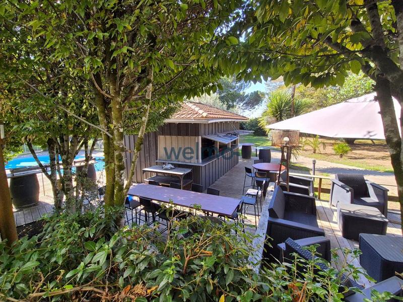 Maison - 715 m² - 13 pièces