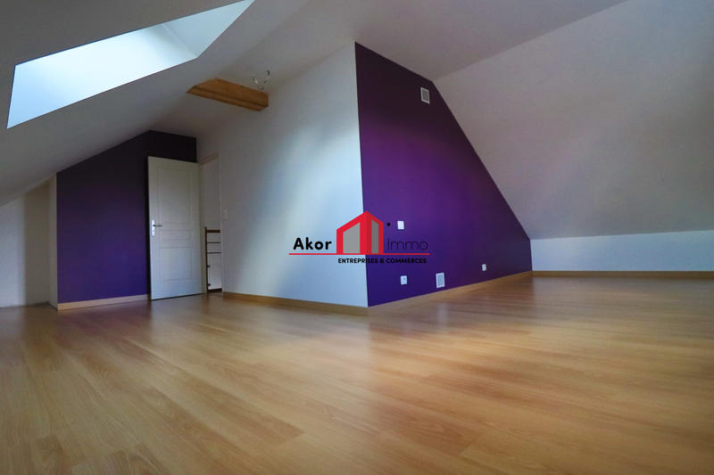 Maison traditionnelle - 188 m² - 7 pièces