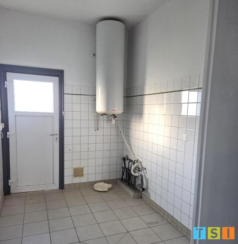 Local d'activités - 200 m² - 7 pièces