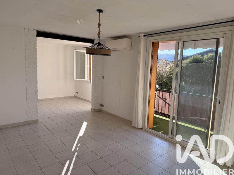 Appartement - 85 m² - 5 pièces