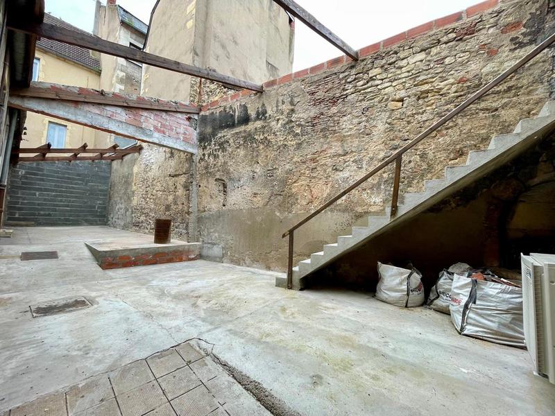 Maison ancienne - 220 m² - 7 pièces