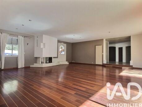 Maison - 255 m² - 7 pièces