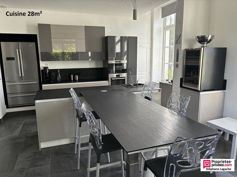 Demeure - 532 m² - 12 pièces