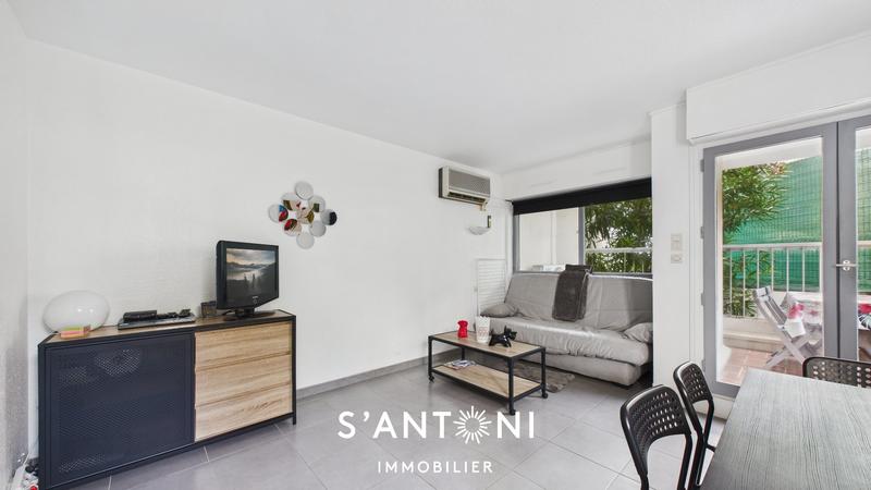 Studio - 25 m² - 1 pièce