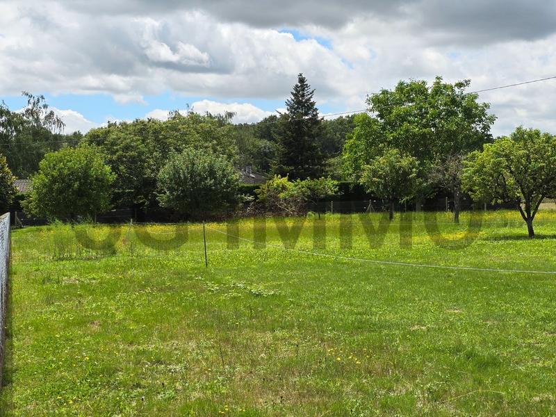 Terrain constructible - 1 235 m²