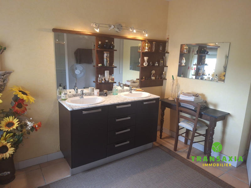 Maison ancienne - 520 m² - 12 pièces