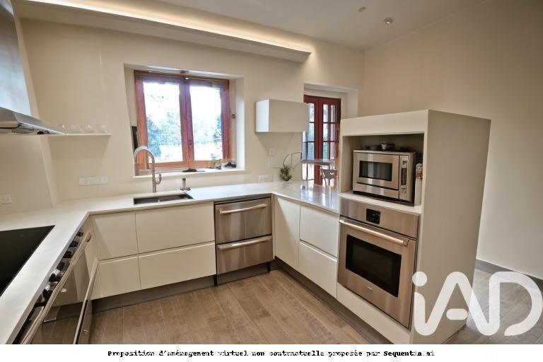 Maison - 177 m² - 8 pièces