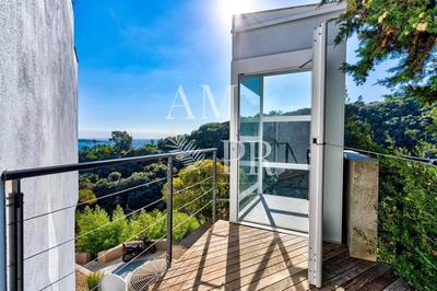 Villa - 300 m² - 8 pièces