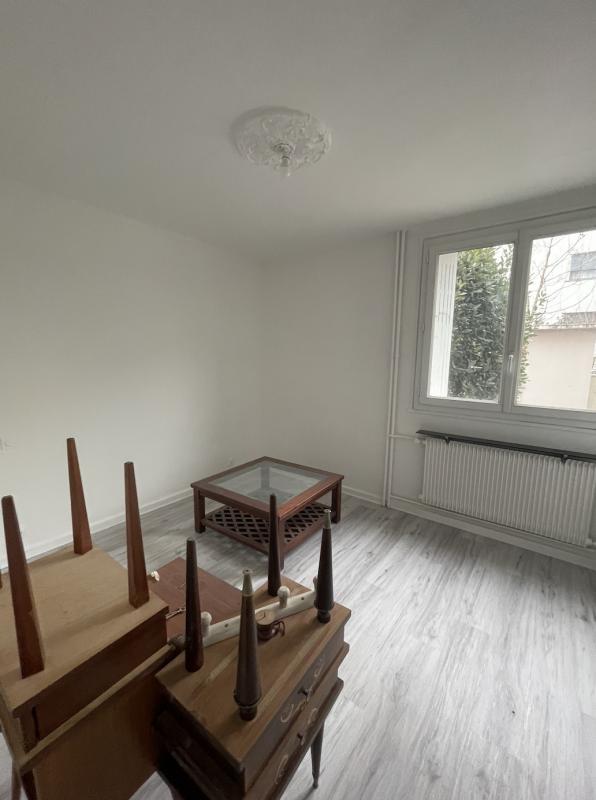 Appartement ancien - 70 m² - 3 pièces