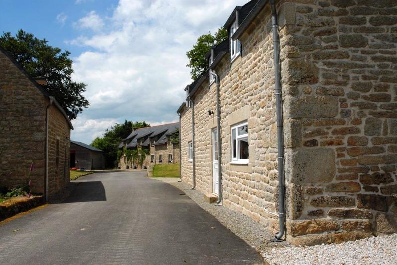 Propriété - 700 m² - 19 pièces