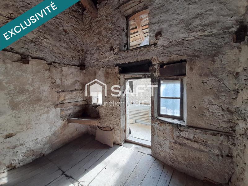 Maison de village - 120 m² - 1 pièce