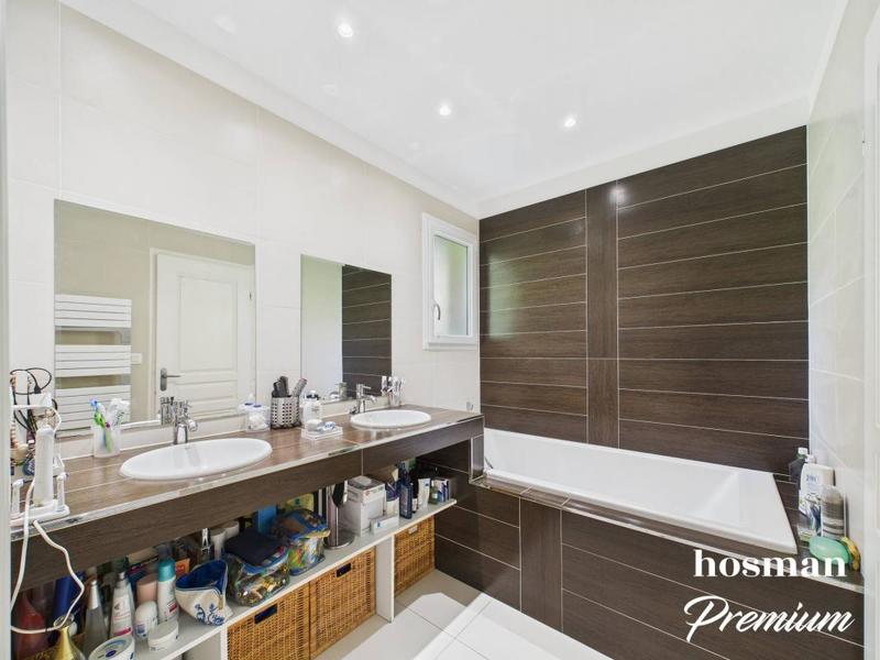 Maison - 170 m² - 6 pièces